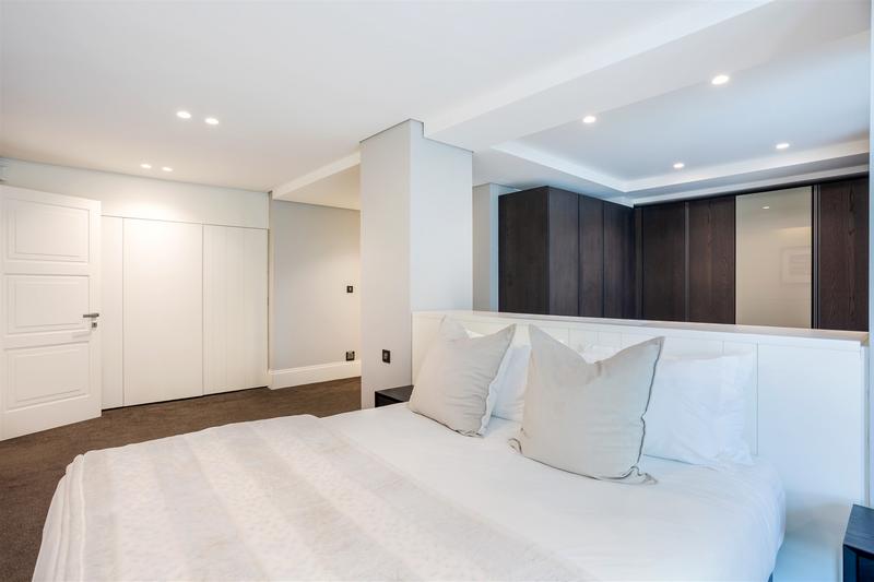 5 Bedroom Property for Sale in Bantry Bay Western Cape